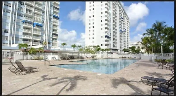 2Br Gem Ocean Front Building Isla Verde Beach サンジョアン アパート