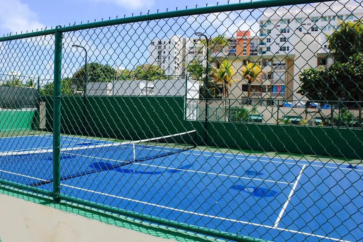 2Br Gem Ocean Front Building Isla Verde Beach サンジョアン